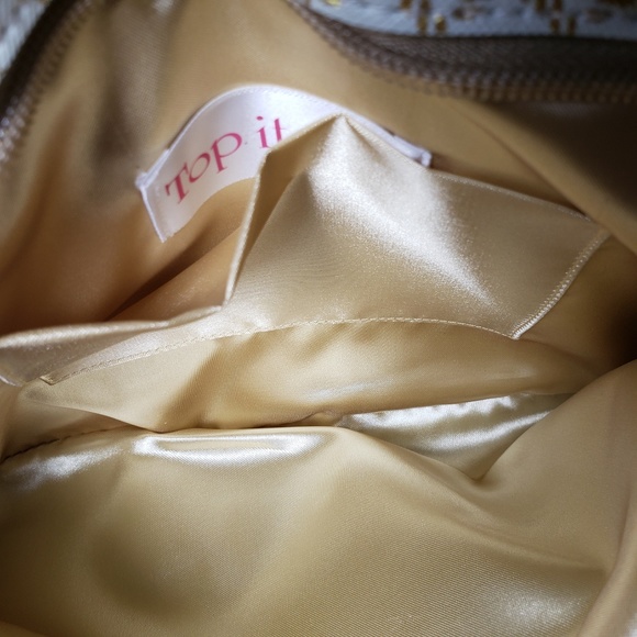 Beautiful envelope gold print clutch - Picture 4 of 4